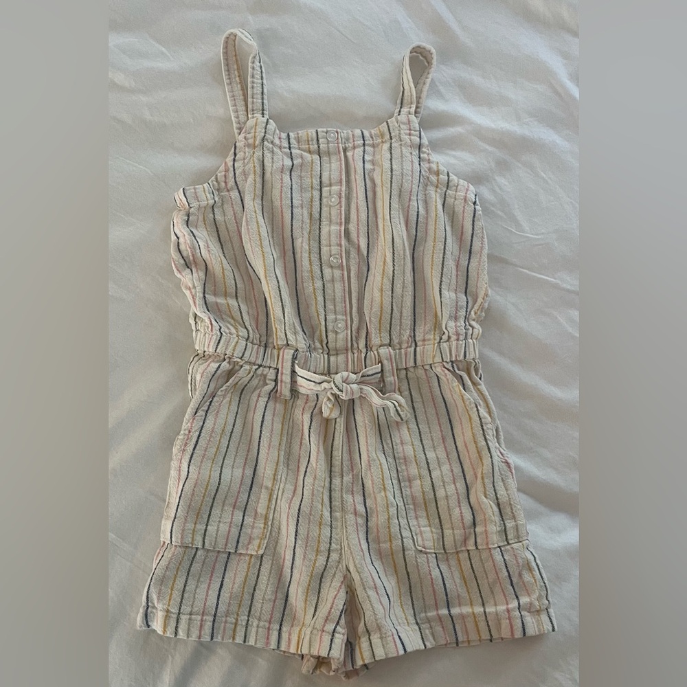 Old Navy Kids Striped Romper - Cream. Girls. Size 6-7.